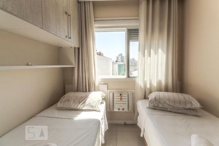 Quarto 1 de apartamento para alugar com 2 quartos, 62m² em Azenha, Porto Alegre