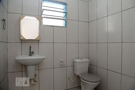 Banheiro de casa para alugar com 1 quarto, 48m² em Parque Pinheiros, Taboão da Serra
