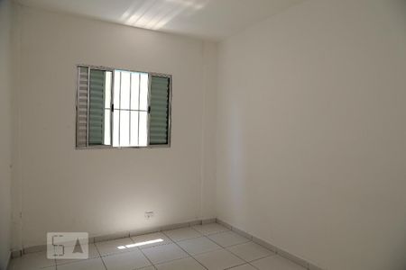 Quarto de casa para alugar com 1 quarto, 48m² em Parque Pinheiros, Taboão da Serra