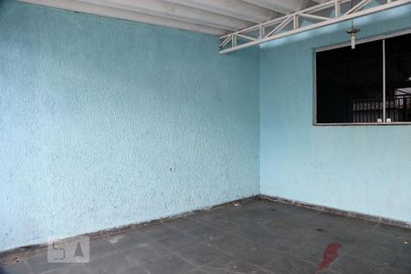 Garagem de casa para alugar com 1 quarto, 48m² em Parque Pinheiros, Taboão da Serra