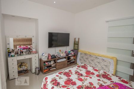 Casa à venda com 450m², 4 quartos e 2 vagas Casa à venda com 450m², 4 quartos e 2 vagasSuíte