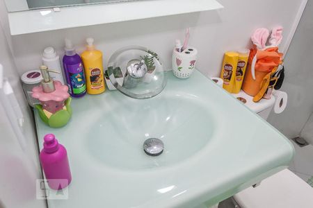 Casa à venda com 450m², 4 quartos e 2 vagas Casa à venda com 450m², 4 quartos e 2 vagasBanheiro Social