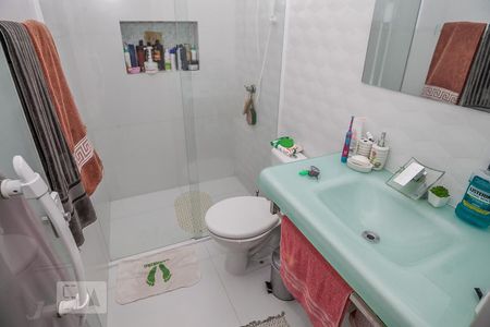 Casa à venda com 450m², 4 quartos e 2 vagas Casa à venda com 450m², 4 quartos e 2 vagasBanheiro da Suíte