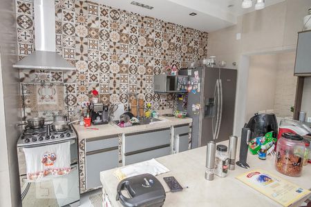 Casa à venda com 450m², 4 quartos e 2 vagas Casa à venda com 450m², 4 quartos e 2 vagasCozinha