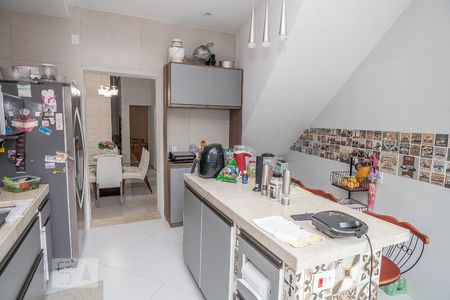 Casa à venda com 450m², 4 quartos e 2 vagas Casa à venda com 450m², 4 quartos e 2 vagasCozinha