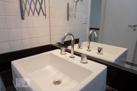 Apartamento para alugar com 60m², 1 quarto e 1 vaga Apartamento para alugar com 60m², 1 quarto e 1 vagaBanheiro da Suíte