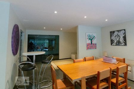Apartamento para alugar com 60m², 1 quarto e 1 vaga Apartamento para alugar com 60m², 1 quarto e 1 vagaÁrea comum - Salão de festas