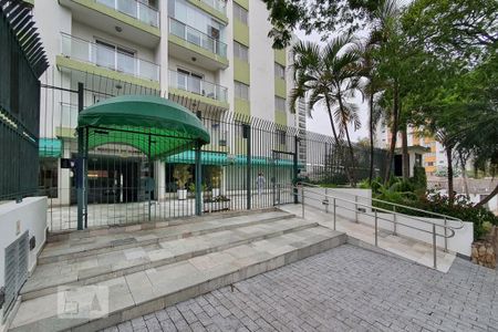 Apartamento para alugar com 100m², 2 quartos e 4 vagasFachada