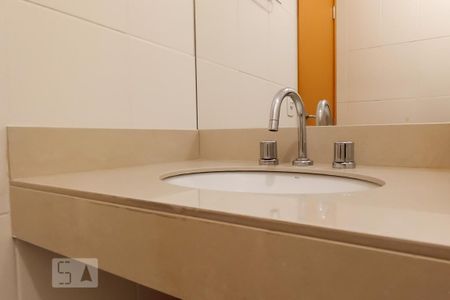 Apartamento para alugar com 72m², 2 quartos e 2 vagasBanheiro suíte