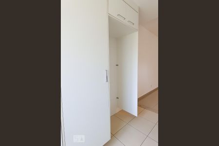 Apartamento para alugar com 72m², 2 quartos e 2 vagasCozinha