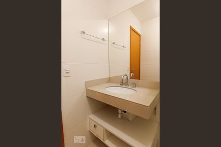 Apartamento para alugar com 72m², 2 quartos e 2 vagasBanheiro suíte