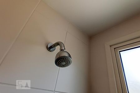 Apartamento para alugar com 72m², 2 quartos e 2 vagasDetalhe banheiro suíte - Chuveiro