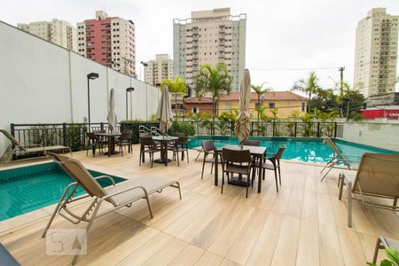 Apartamento à venda com 62m², 2 quartos e 1 vaga Apartamento à venda com 62m², 2 quartos e 1 vagaÁrea comum - Piscina