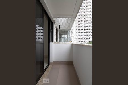 Varanda de apartamento para alugar com 2 quartos, 65m² em Barra da Tijuca, Rio de Janeiro