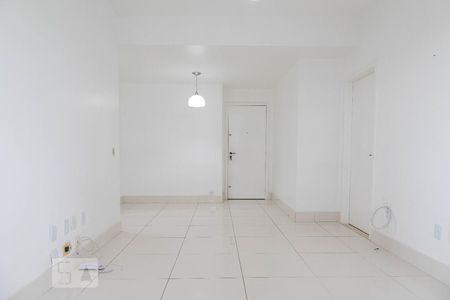 Sala de apartamento para alugar com 2 quartos, 65m² em Barra da Tijuca, Rio de Janeiro
