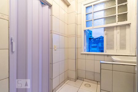 Banheiro de apartamento para alugar com 1 quarto, 36m² em República, São Paulo