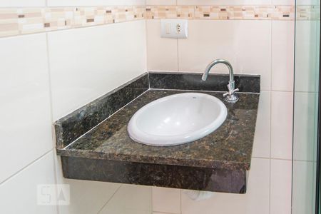 Pia  de apartamento para alugar com 2 quartos, 120m² em Vila Lucinda, Santo André