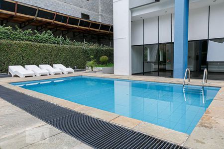 Apartamento para alugar com 68m², 1 quarto e 1 vagaPiscina