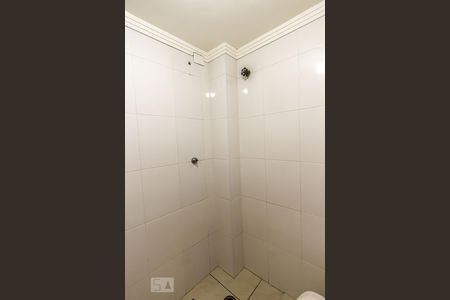 Banheiro de kitnet/studio para alugar com 1 quarto, 54m² em Santa Ifigênia, São Paulo