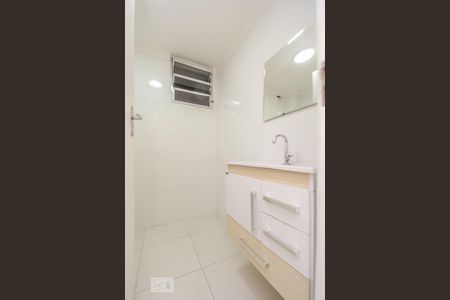 Banheiro de kitnet/studio para alugar com 1 quarto, 54m² em Santa Ifigênia, São Paulo
