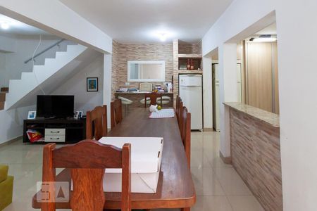 Sala de casa para alugar com 3 quartos, 240m² em Rio Pequeno, São Paulo