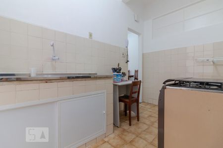 Cozinha de apartamento para alugar com 2 quartos, 44m² em Copacabana, Rio de Janeiro