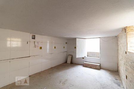 Casa para alugar com 130m², 2 quartos e 1 vaga Casa para alugar com 130m², 2 quartos e 1 vagaPorão