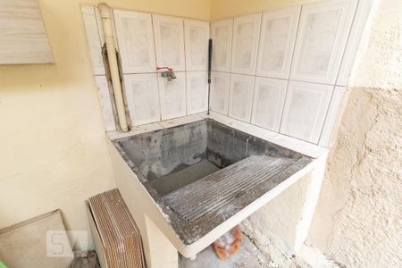 Casa para alugar com 130m², 2 quartos e 1 vaga Casa para alugar com 130m², 2 quartos e 1 vagaLavanderia