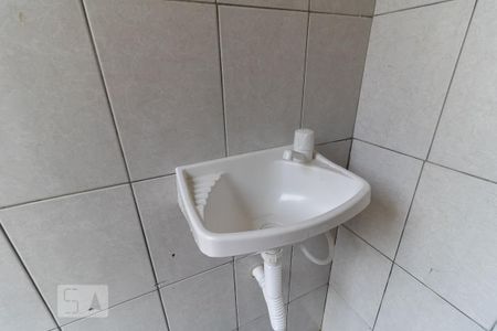 Casa para alugar com 130m², 2 quartos e 1 vaga Casa para alugar com 130m², 2 quartos e 1 vagaBanheiro de Serviço