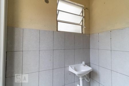 Casa para alugar com 130m², 2 quartos e 1 vaga Casa para alugar com 130m², 2 quartos e 1 vagaBanheiro de Serviço