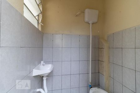 Casa para alugar com 130m², 2 quartos e 1 vaga Casa para alugar com 130m², 2 quartos e 1 vagaBanheiro de Serviço