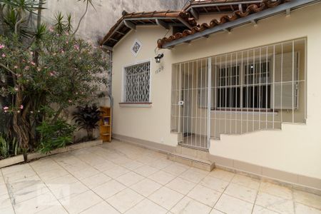 Casa para alugar com 130m², 2 quartos e 1 vaga Casa para alugar com 130m², 2 quartos e 1 vagaGaragem