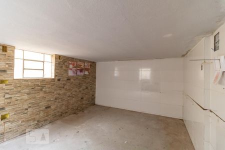 Casa para alugar com 130m², 2 quartos e 1 vaga Casa para alugar com 130m², 2 quartos e 1 vagaPorão