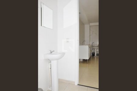 Apartamento para alugar com 33m², 2 quartos e sem vaga Apartamento para alugar com 33m², 2 quartos e sem vagaDetalhe - Banheiro Social