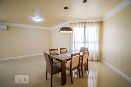 Sala de apartamento para alugar com 4 quartos, 170m² em Centro, Campinas