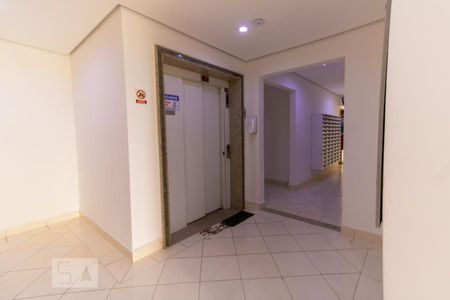 Apartamento para alugar com 61m², 2 quartos e 1 vaga Apartamento para alugar com 61m², 2 quartos e 1 vagaHall de elevador
