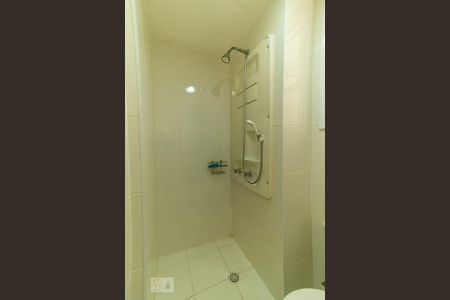 Apartamento para alugar com 61m², 2 quartos e 1 vaga Apartamento para alugar com 61m², 2 quartos e 1 vagaBanheiro do corredor