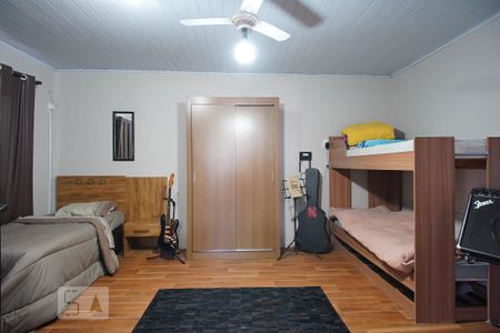 Casa à venda com 220m², 4 quartos e 5 vagasCasa 3