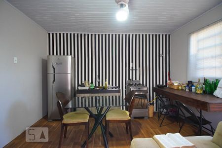Casa à venda com 220m², 4 quartos e 5 vagasCasa 3