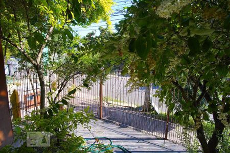 Casa à venda com 220m², 4 quartos e 5 vagasSuite - Vista