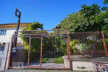 Casa à venda com 220m², 4 quartos e 5 vagasFachada Rua