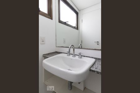 Apartamento para alugar com 56m², 1 quarto e 2 vagasBanheiro
