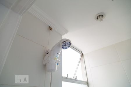 Apartamento para alugar com 85m², 2 quartos e 1 vagaChuveiro do Banheiro de Serviço