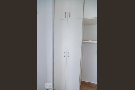 Apartamento para alugar com 85m², 2 quartos e 1 vagaArmário do Quarto de Serviço