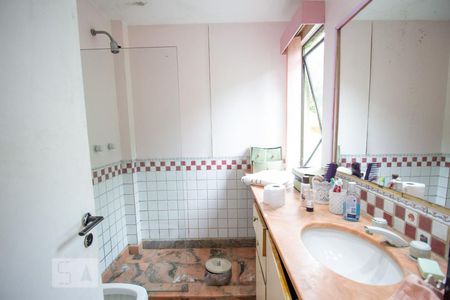 Apartamento à venda com 600m², 4 quartos e 3 vagasBanheiro da Suíte 4