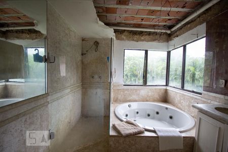 Apartamento à venda com 600m², 4 quartos e 3 vagasBanheiro da Suíte 1