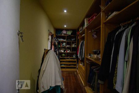 Apartamento à venda com 600m², 4 quartos e 3 vagasCloset da Suíte 1
