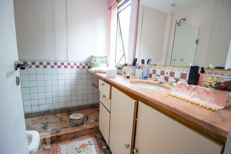 Apartamento à venda com 600m², 4 quartos e 3 vagasBanheiro da Suíte 4