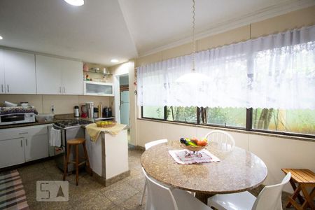 Apartamento à venda com 600m², 4 quartos e 3 vagasCozinha