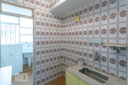 Cozinha de apartamento para alugar com 2 quartos, 60m² em Sagrada Família, Belo Horizonte